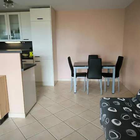 L D Adeline Apartment *