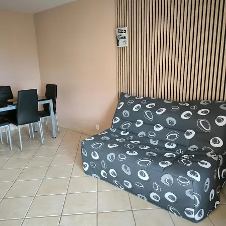 Apartment L D Adeline