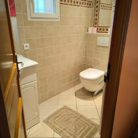 Apartment L D Adeline *